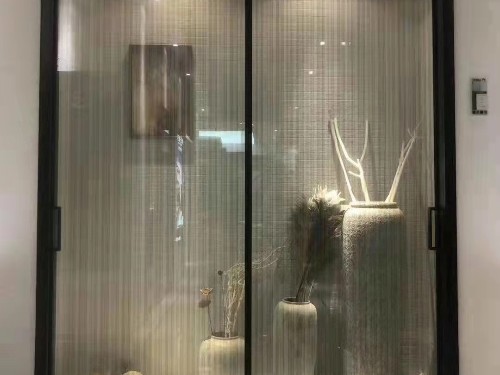 我們在購買陽臺推拉門時要注意什么呢？